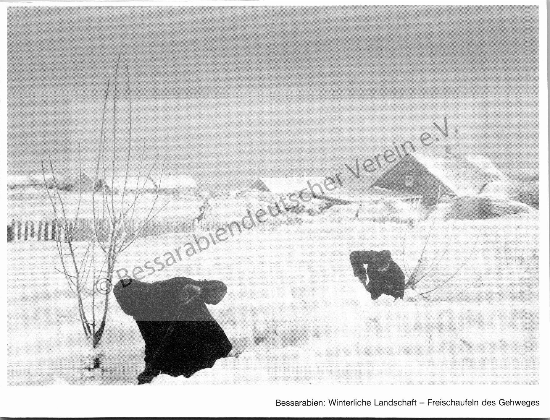 Postkarte - Winterliche Landschaft, freischaufeln des Gehweges