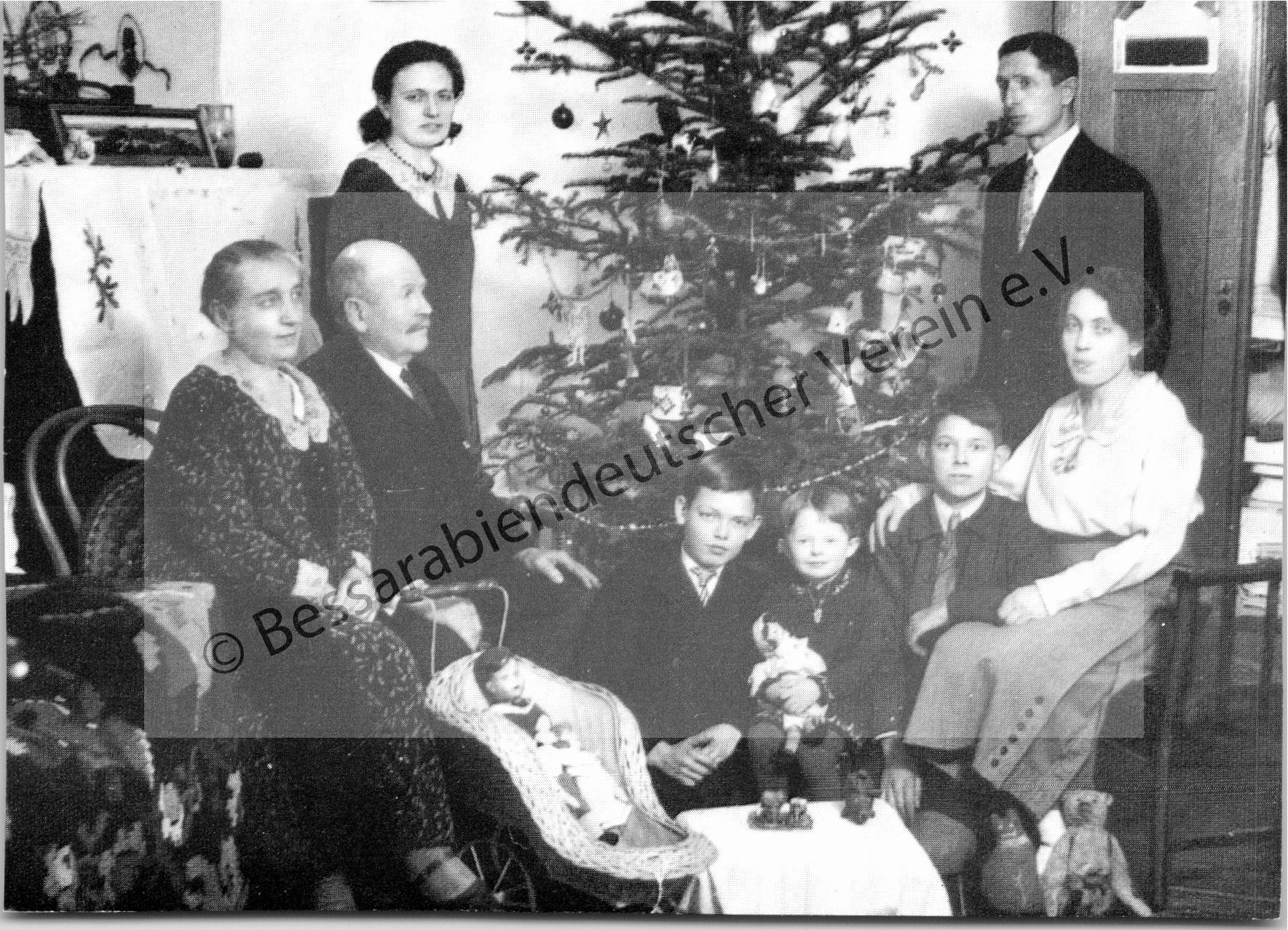 Postkarte - Unter dem Weihnachtsbaum 2