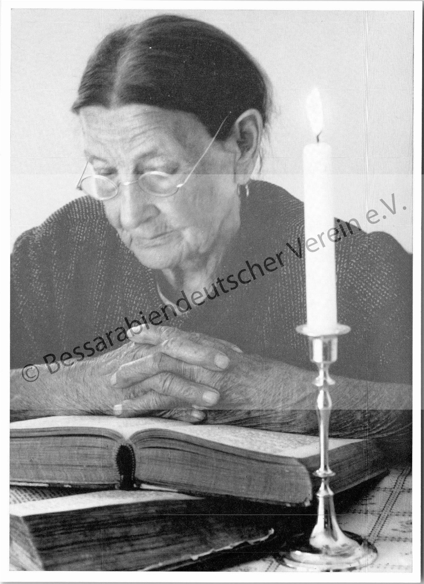 Postkarte - Beim Abendsegen "und der Tag hat sich geneiget"