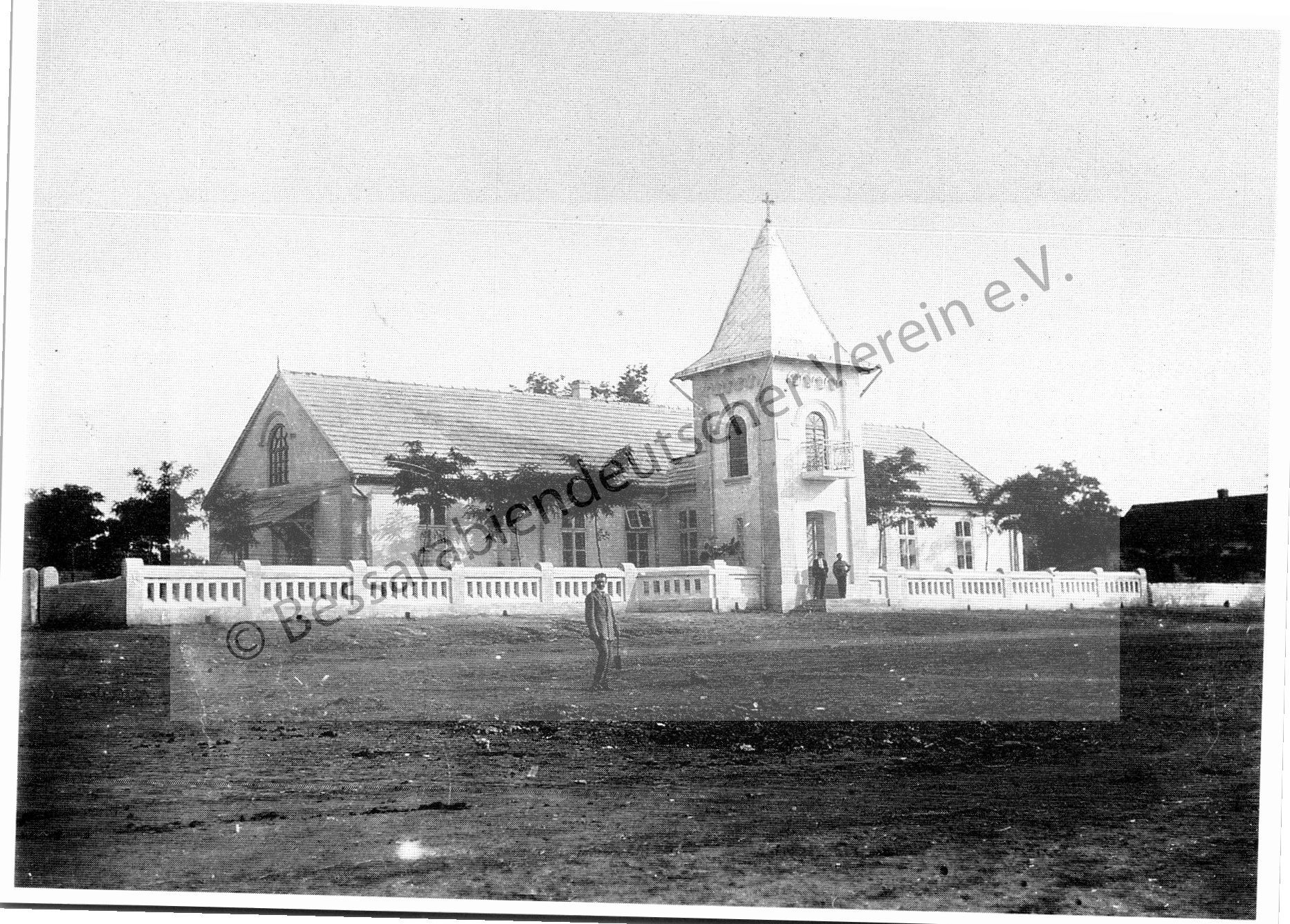 Postkarte - Neu-Sarata, Bethaus mit Glockenstuhl, erbaut 1892