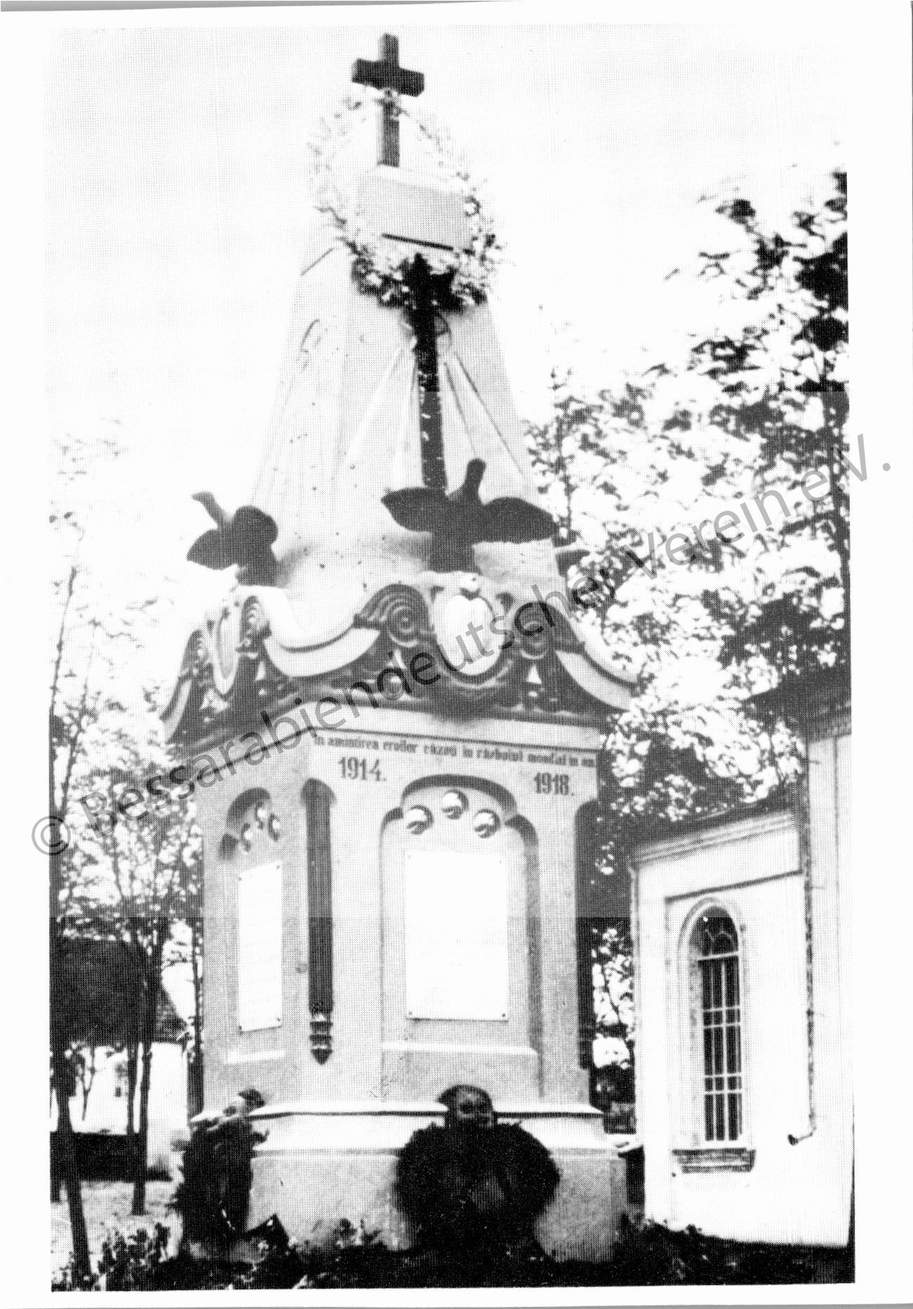 Postkarte - Kriegerdenkmal in Neu-Elft