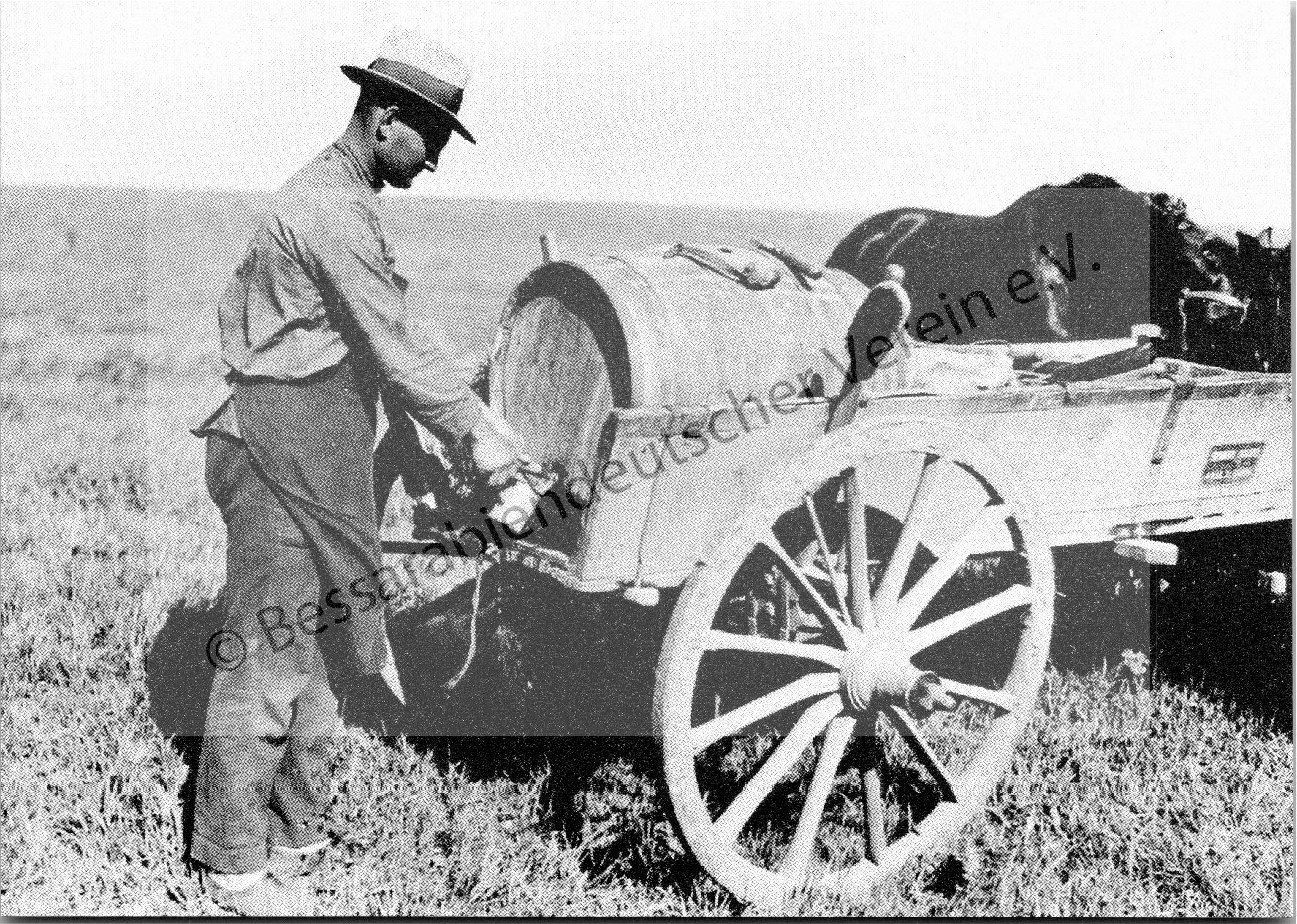 Postkarte - Auf der Steppe, Trogwagen mit dem Wasserfass