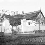 Postkarte - Krasna, Hofeinfahrt bei einem deutschen Bauern