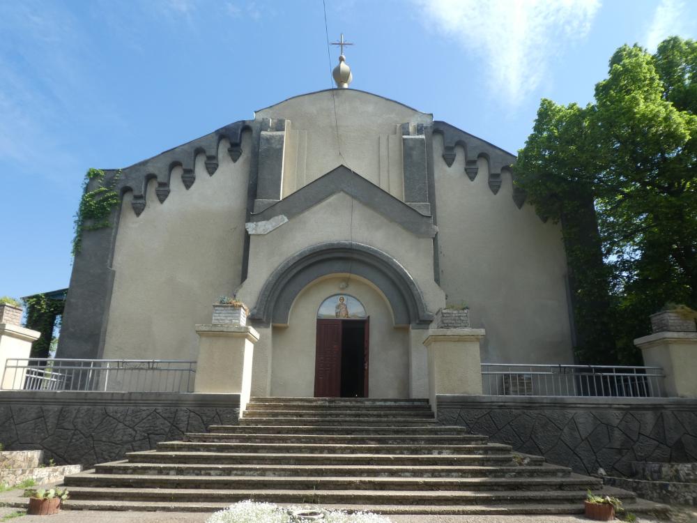 Die ehemalige katholische Kirche von  Emmental ist heute ein orthodoxes Gotteshaus, Fotos: Josef Sallanz