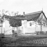 Postkarte - Krasna, Hofeinfahrt bei einem deutschen Bauern