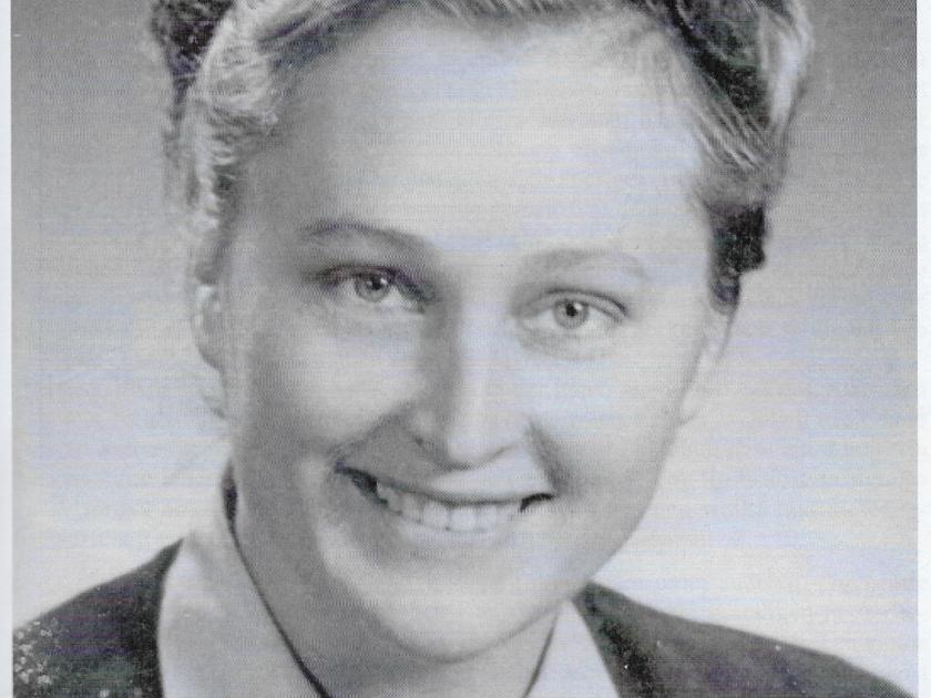 Alma Ellwanger als junge Frau