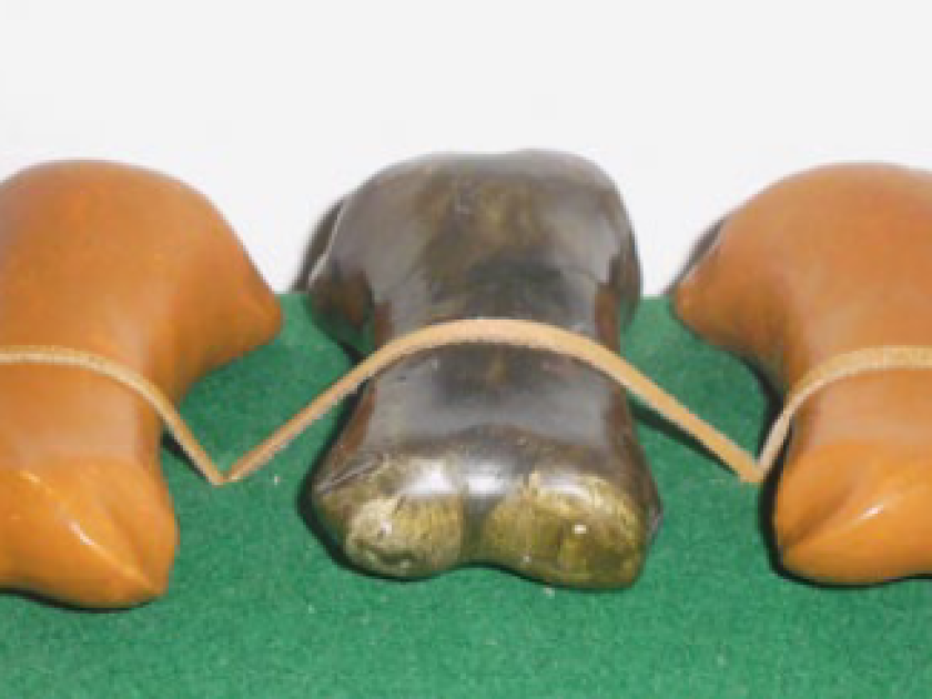 Pferdeknochen als Kinderspielzeug