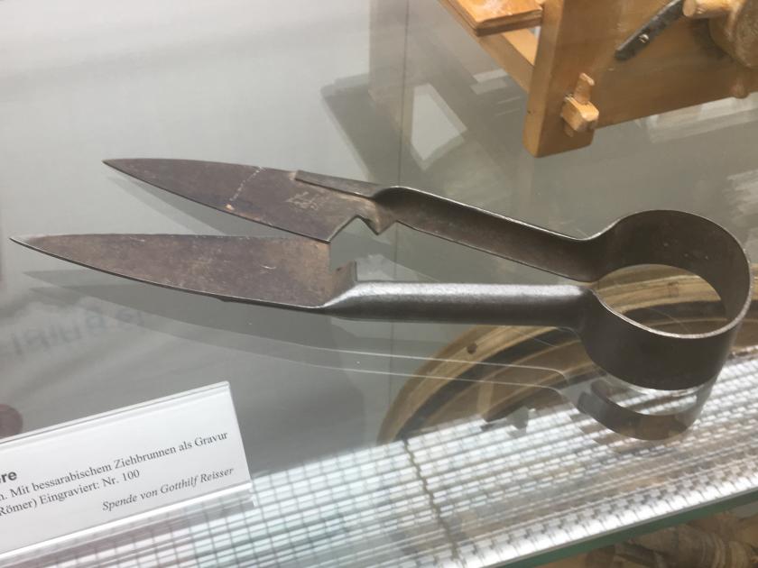 Schafschere in unserem Museum
